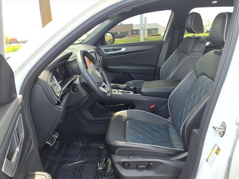Used 2024 Volkswagen Atlas Cross Sport SEL Premium R-Line AWD/4WD image 25