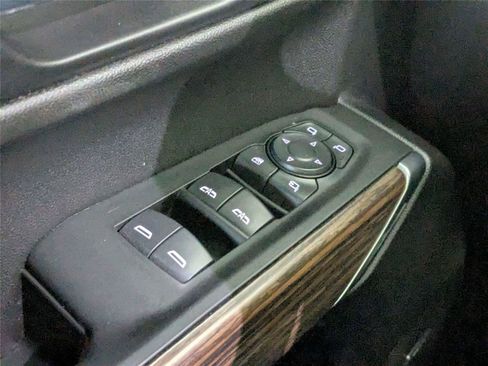 Used 2020 Chevrolet Silverado 1500 High Country w/ Technology Package image 16