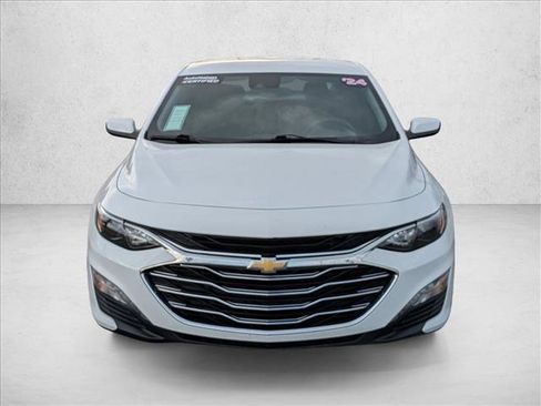 Used 2024 Chevrolet Malibu LT FWD image 2
