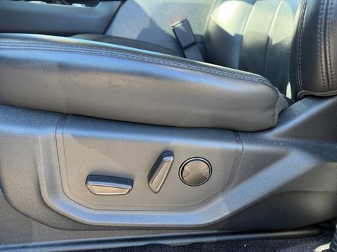 Used 2022 Ford Expedition XLT image 33