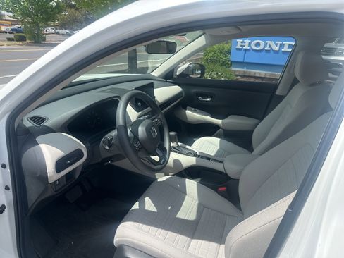 Certified 2025 Honda HR-V LX image 7