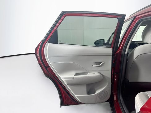 Used 2024 Hyundai Kona SEL AWD/4WD image 25