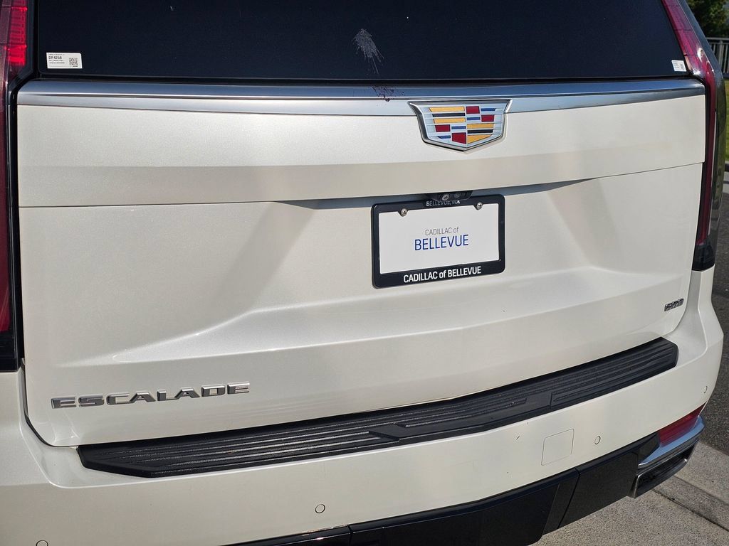 Used 2021 Cadillac Escalade Premium Luxury w/ Driver Assist Tech Package AWD/4WD image 15