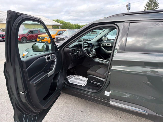Used 2023 Ford Explorer XLT AWD/4WD image 14