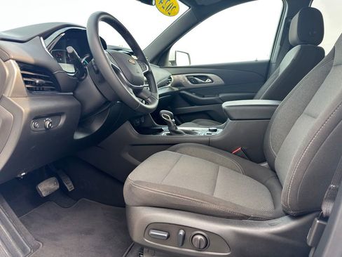 Used 2024 Chevrolet Traverse LT AWD/4WD image 16