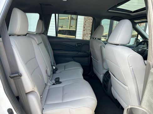 Used 2023 Honda Passport EX-L image 32