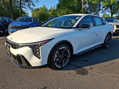 New 2025 Kia K4 GT-Line image 3