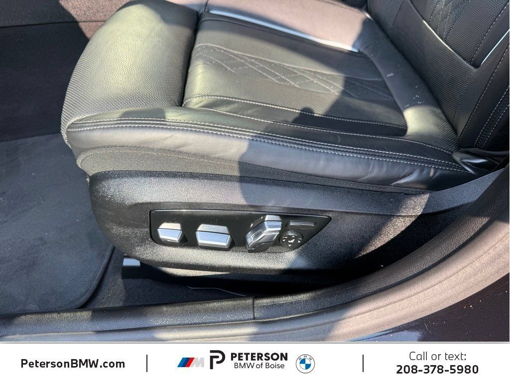 Used 2023 BMW M550i xDrive w/ Dynamic Handling Package AWD/4WD image 20
