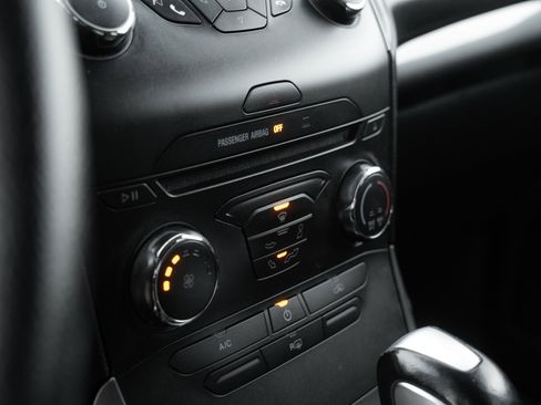 Used 2018 Ford Edge SE image 13