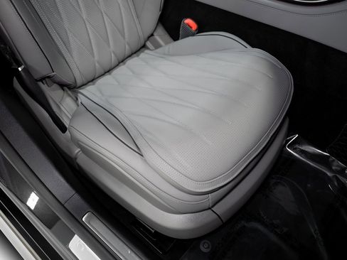 Used 2025 Mercedes-Benz S 63 AMG S image 38