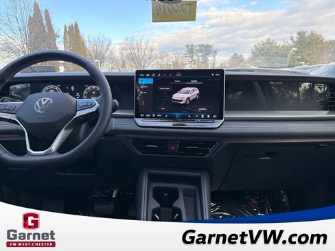 New 2026 Volkswagen Tiguan SE image 12