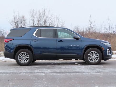 Used 2022 Chevrolet Traverse LT w/ LPO, Floor Liner Package image 2