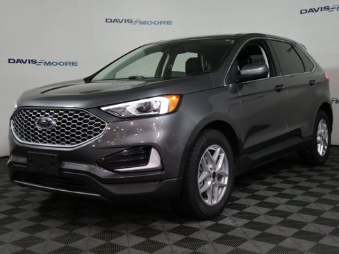 Used 2024 Ford Edge SEL AWD/4WD image 12