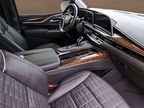 Certified 2023 Cadillac Escalade Sport Platinum AWD/4WD image 33
