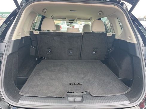 Used 2025 Nissan Rogue SV image 38