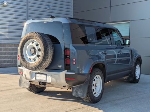 Used 2022 Land Rover Defender 110 image 7