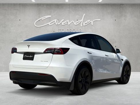 Used 2024 Tesla Model Y Long Range image 16