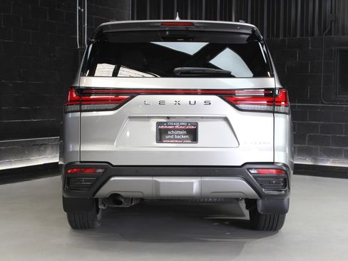 Used 2023 Lexus LX 600 4WD w/ Appearance Package image 9