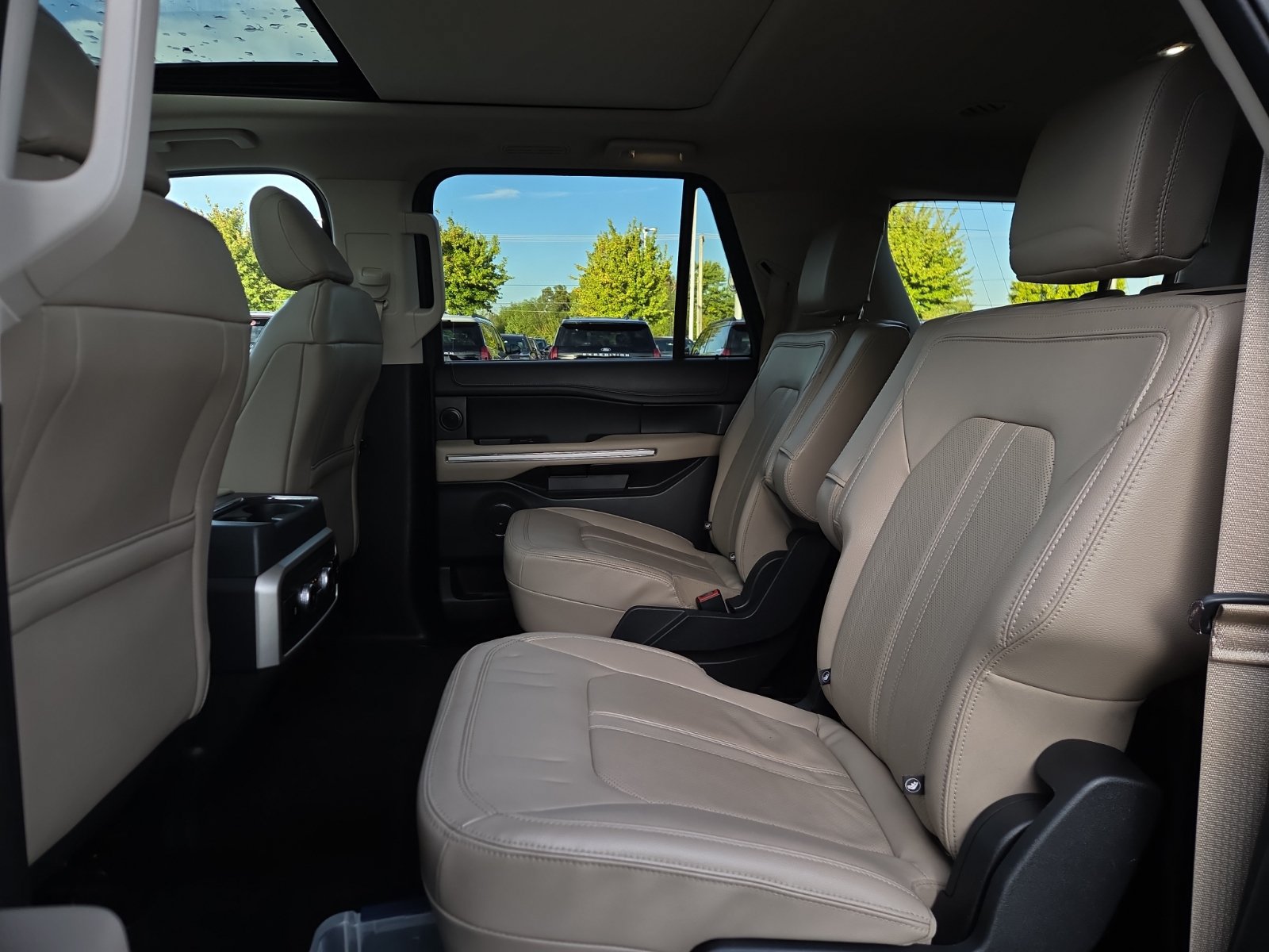 Used 2022 Ford Expedition Max Limited AWD/4WD image 11