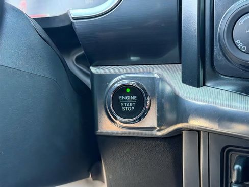 Used 2022 Ford F150 Raptor w/ Equipment Group 801A High AWD/4WD image 31