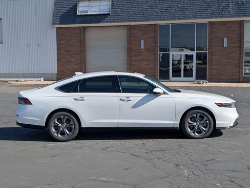 Used 2023 Honda Accord EX-L image 2