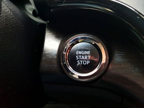 Used 2018 Toyota Avalon XLE image 15