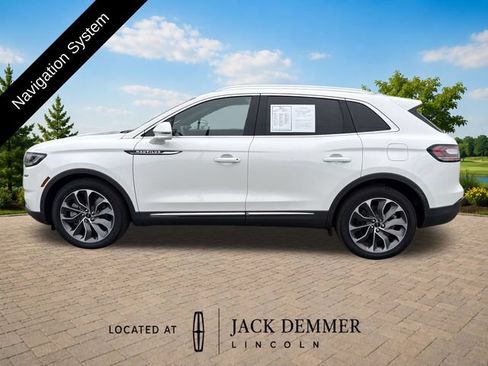 Used 2023 Lincoln Nautilus Reserve AWD/4WD image 3
