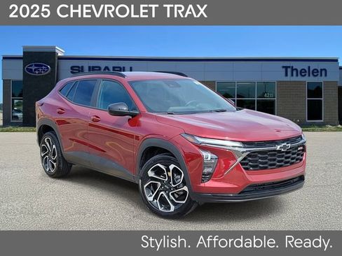 Used 2025 Chevrolet Trax RS w/ Driver Confidence Package FWD image 1