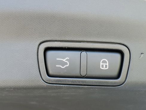 Used 2019 Alfa Romeo Stelvio AWD image 11