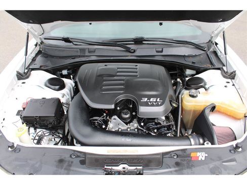 Used 2018 Dodge Charger SXT RWD image 33