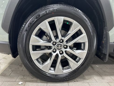 Used 2023 Toyota RAV4 XLE Premium image 28