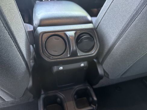 Used 2024 Jeep Wrangler Unlimited Sport AWD/4WD image 14