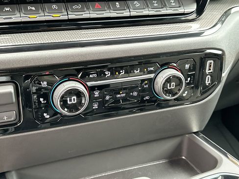 Used 2025 Chevrolet Silverado 1500 ZR2 w/ Technology Package image 19