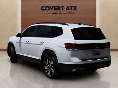 Used 2024 Volkswagen Atlas SE FWD image 3