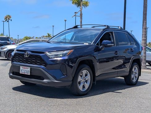 Used 2022 Toyota RAV4 XLE FWD image 11