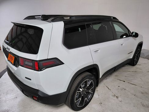 New 2026 Jeep Cherokee Overland w/ Trailer Tow Group AWD/4WD image 6