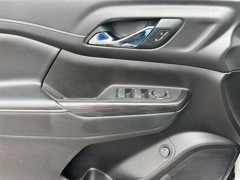 Used 2021 GMC Acadia SLT image 18