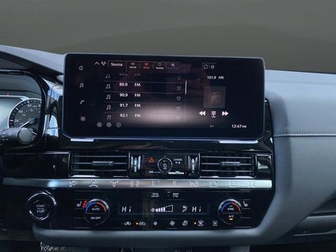 New 2026 Nissan Pathfinder SV image 8