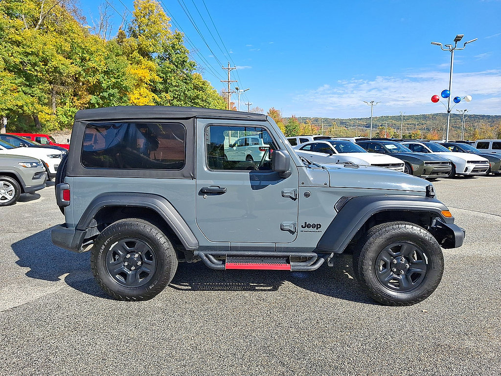 Used 2025 Jeep Wrangler Sport AWD/4WD image 24
