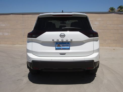 Used 2026 Nissan Rogue S FWD image 7