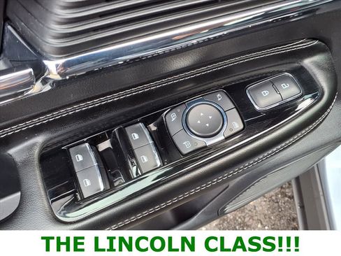 Used 2022 Lincoln Corsair AWD w/ Equipment Group 101A image 12