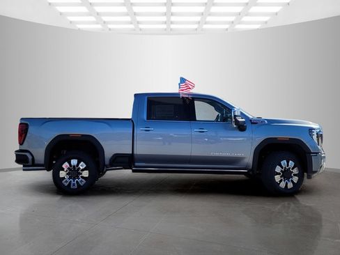 New 2026 GMC Sierra 2500 Denali w/ Denali Reserve Package AWD/4WD image 3