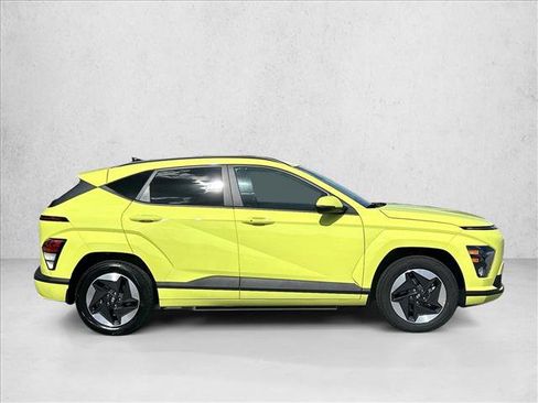 Used 2024 Hyundai Kona SEL image 3