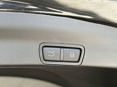 Used 2023 Alfa Romeo Stelvio Sprint image 30