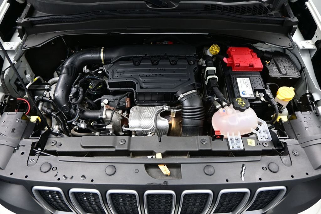 Used 2023 Jeep Renegade Latitude AWD/4WD image 43