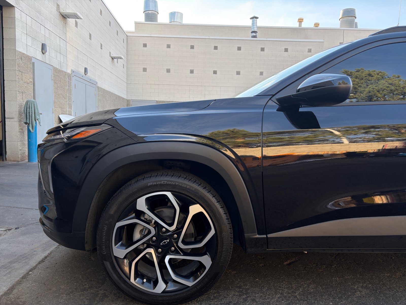 Used 2025 Chevrolet Trax RS w/ Sunroof Package FWD image 10