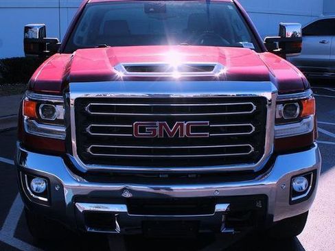 Used 2019 GMC Sierra 2500 SLT w/ Duramax Plus Package image 4