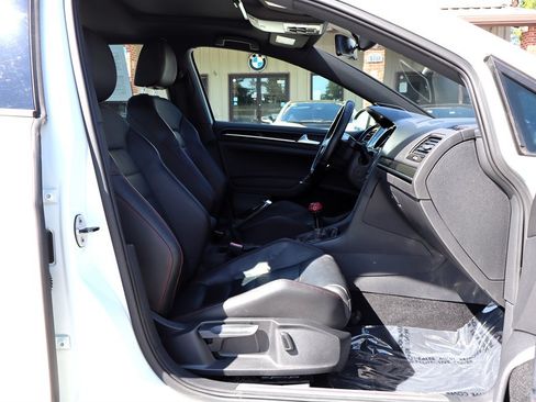 Used 2016 Volkswagen GTI SE FWD image 17