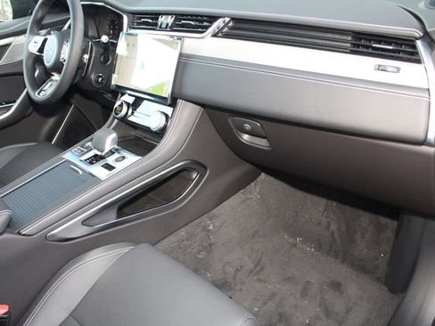 New 2026 Jaguar F-PACE R-Dynamic S image 24