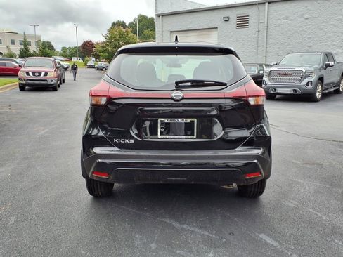 New 2025 Nissan Kicks Play S image 4